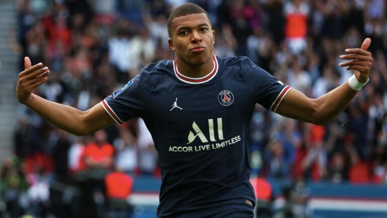 Kylian Mbappe Age, Biography, Net Worth, Football Career, Facts