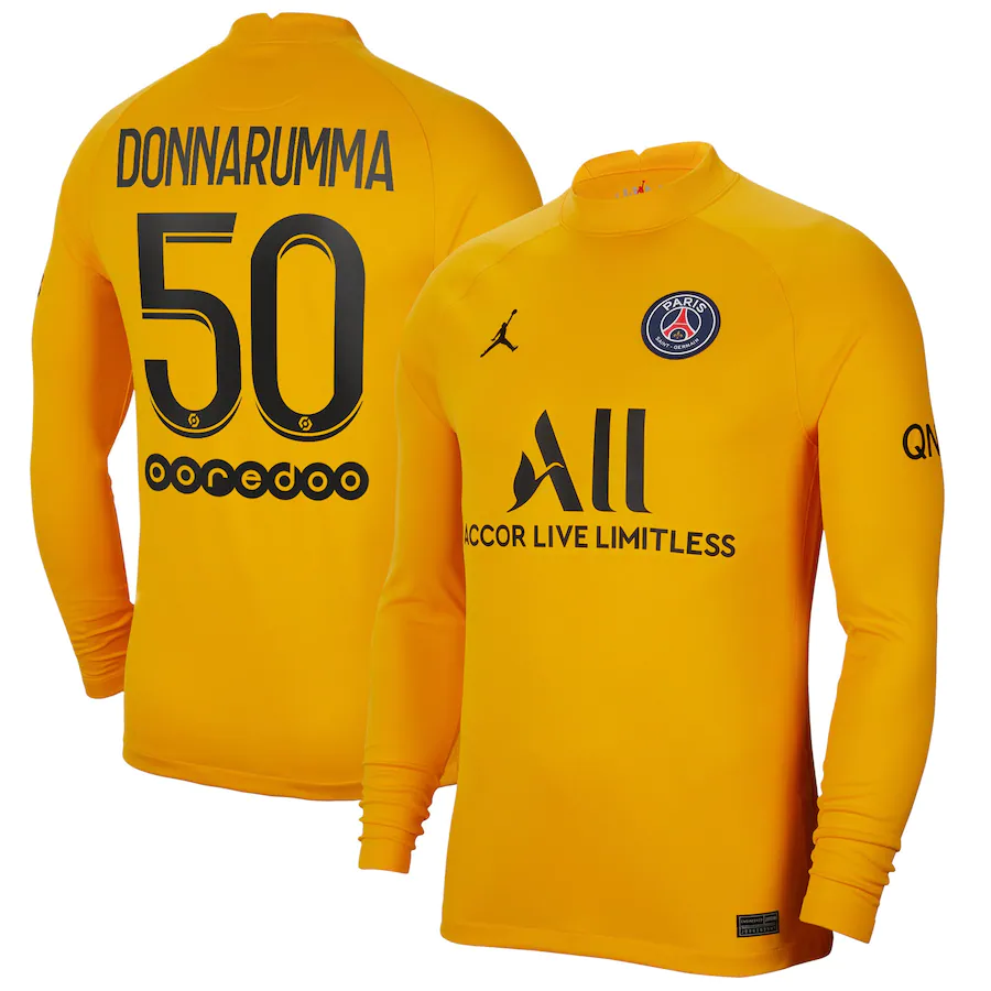 Paris Saint Germain Goalkeeper Kit Both Sides