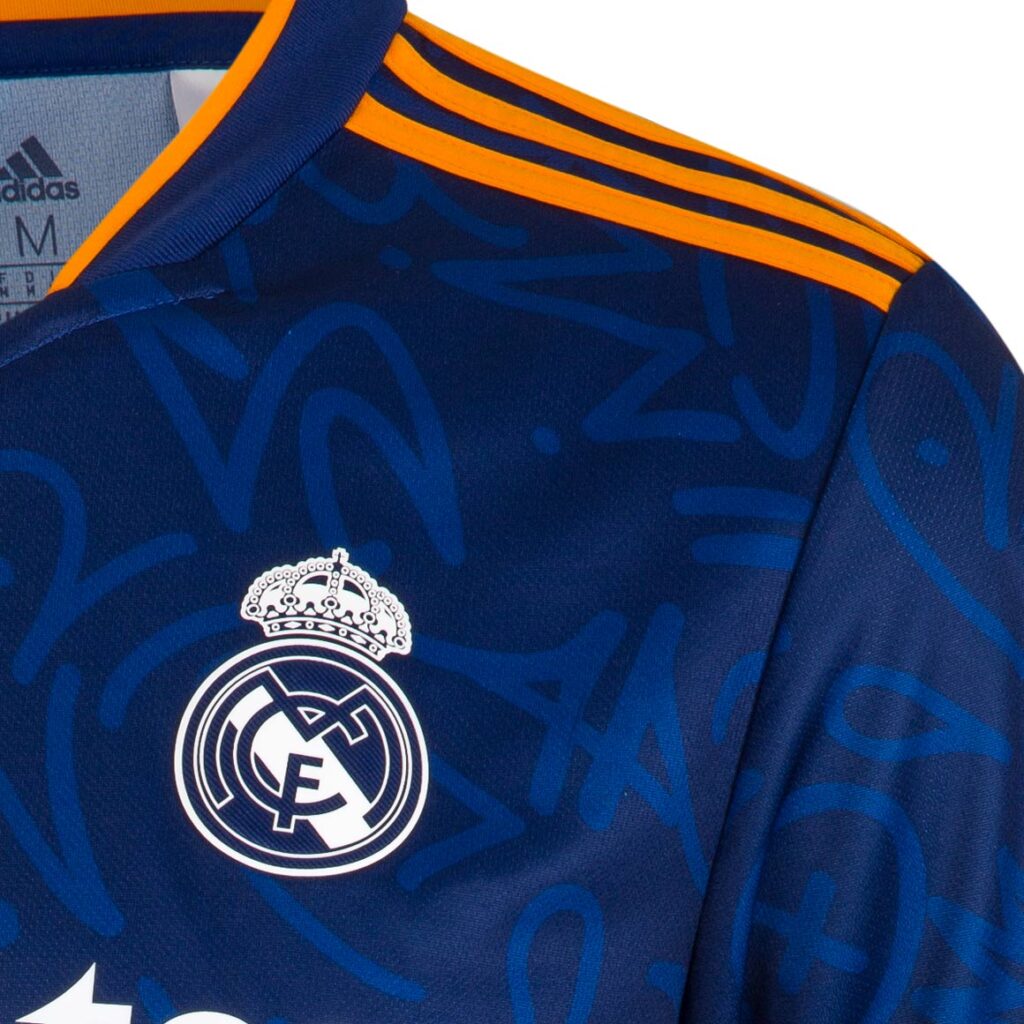 Real Madrid CF Away Kit Logo Side