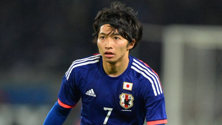 Gaku Shibasaki (柴崎 岳) age, position, salary, team, facts, girlfriend, football Career