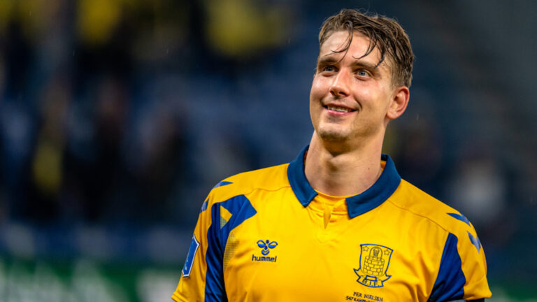Andreas Maxsø age, salary, net worth, girlfriend, football Career and more