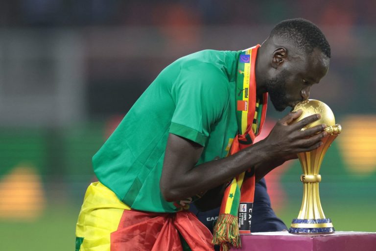 Cheikhou Kouyaté salary, net worth, age, girlfriend, Career and much more