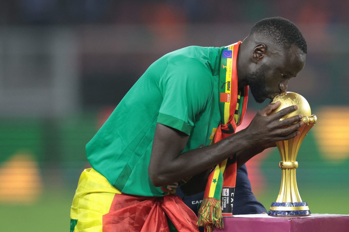 Cheikhou Kouyaté age, salary, net worth, girlfriend, Career and much more