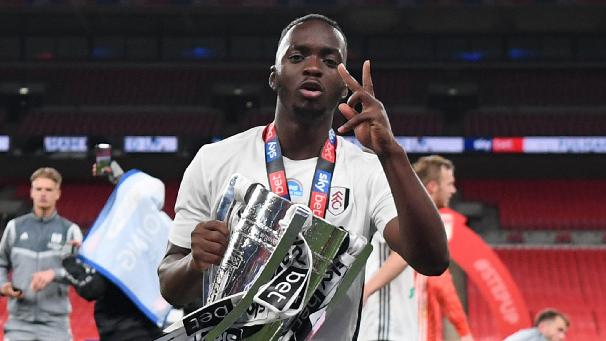 Neeskens Kebano Age, Salary, Net worth, Current Teams, Career, Height, and much more