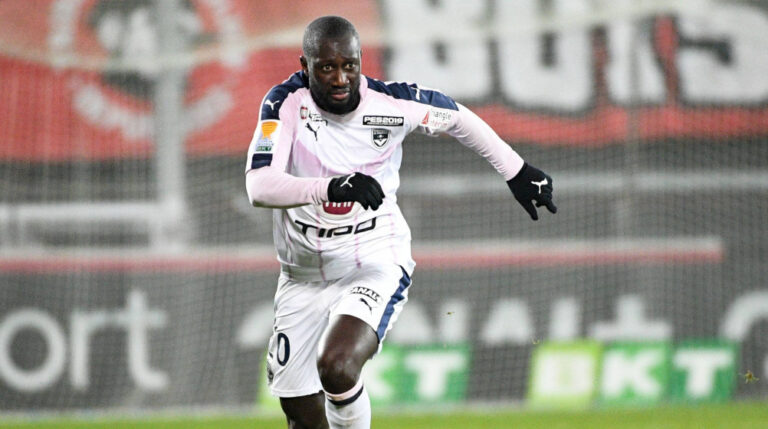 Youssouf Sabaly Age, Salary, Net worth, Current Teams, Career, Height, and more
