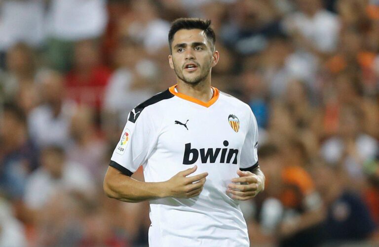 Maxi Gómez Age, Salary, Net worth, Current Teams, Height, Career, and much more