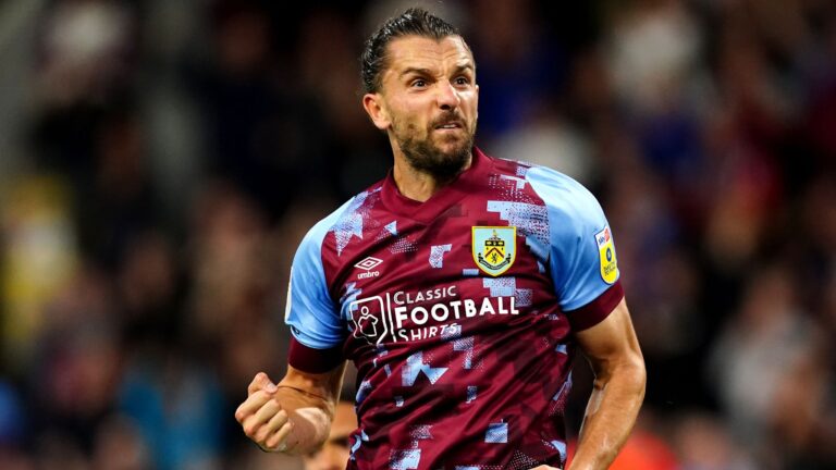 Jay Rodriguez Age, Salary, Net worth, Current Teams, Career, Height, and much more