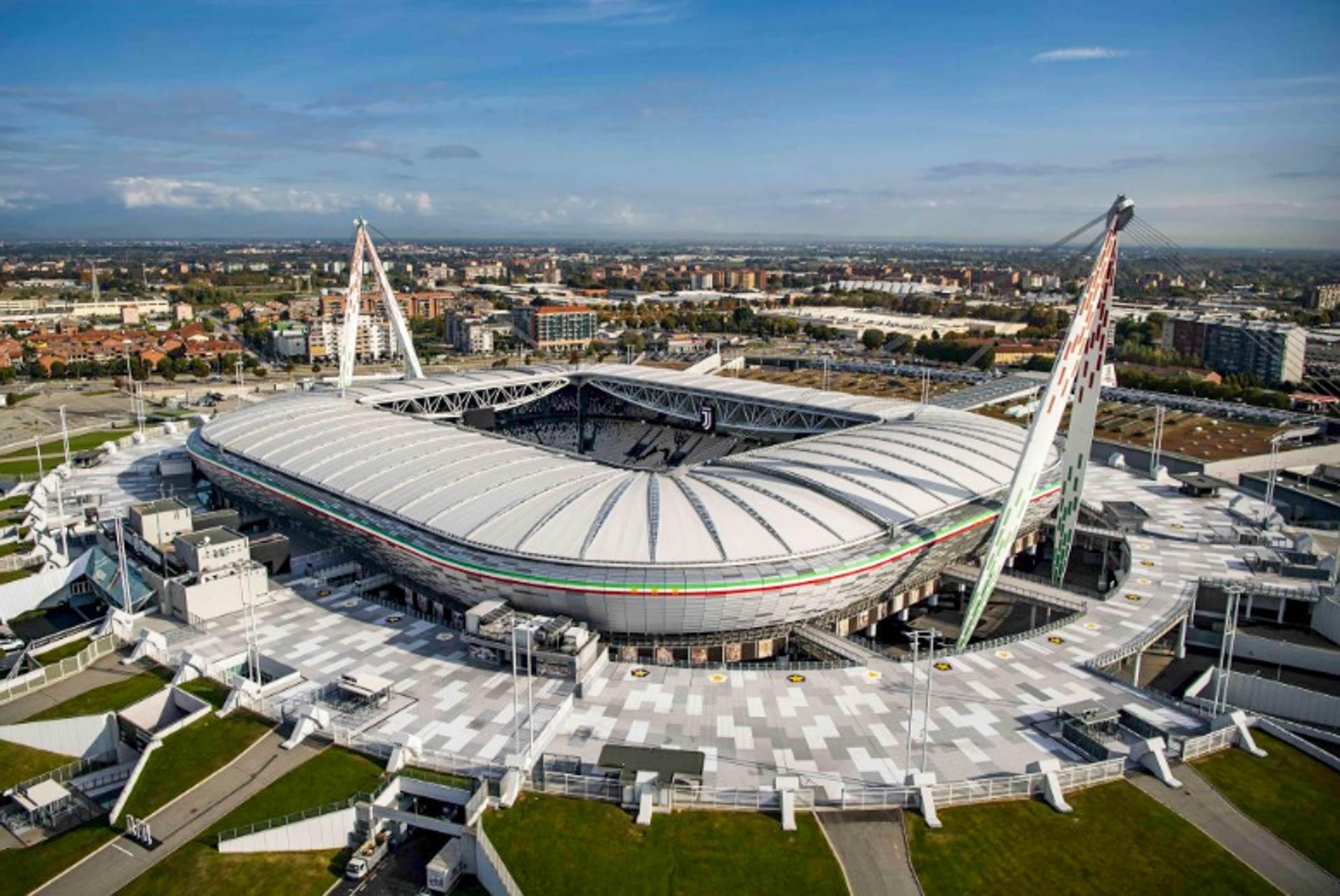 Allianz Stadium Capacity, Tickets, Seating Plan, Records, Location, Parking