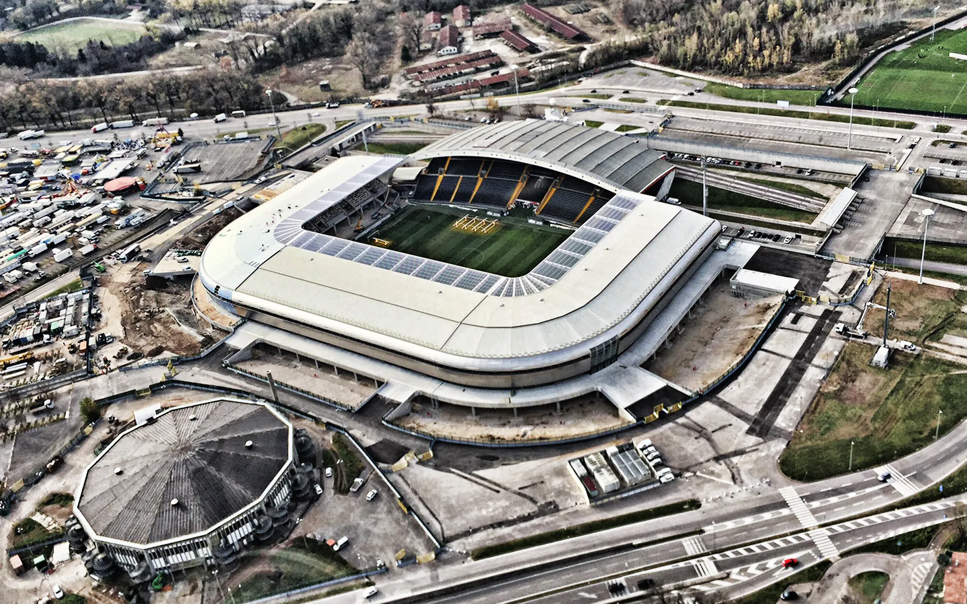 Friuli Stadium Capacity, Tickets, Seating Plan, Records, Location, Parking