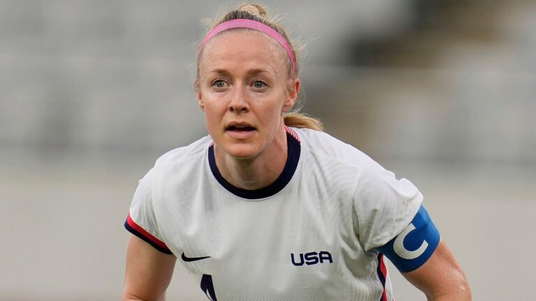 Becky Sauerbrunn Age, Salary, Net worth, Current Teams, Career, Height, and much more