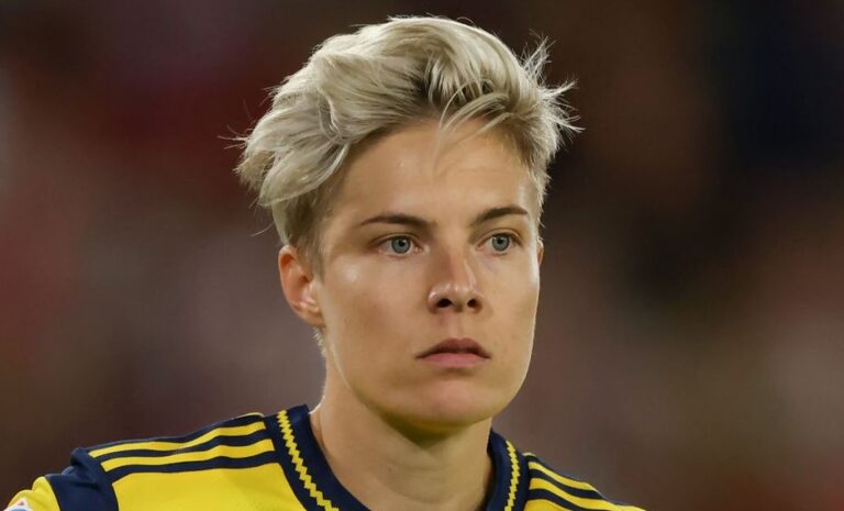 Lina Hurtig Age, Salary, Net worth, Current Teams, Career, Height, and much more