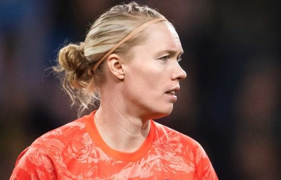 Rut Hedvig Lindahl Age, Salary, Net worth, Current Teams, Career, Height, and much more