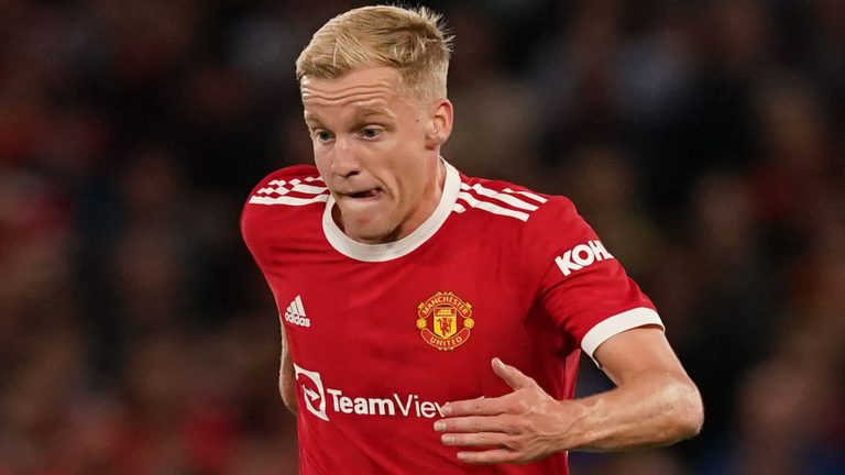 Donny van de Beek Net worth, Age, Salary, Height, wife, And Much More